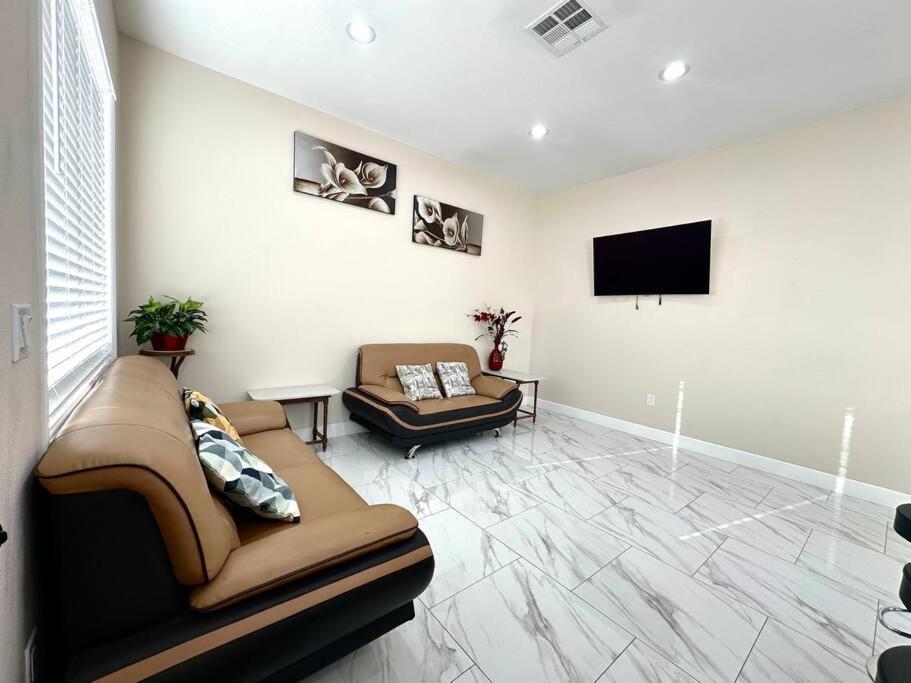 New Renovated House In Little Saigon Villa Midway City Eksteriør billede