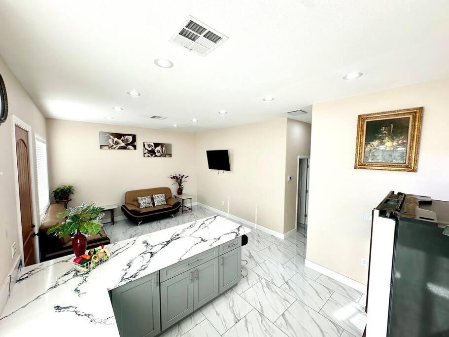 New Renovated House In Little Saigon Villa Midway City Eksteriør billede