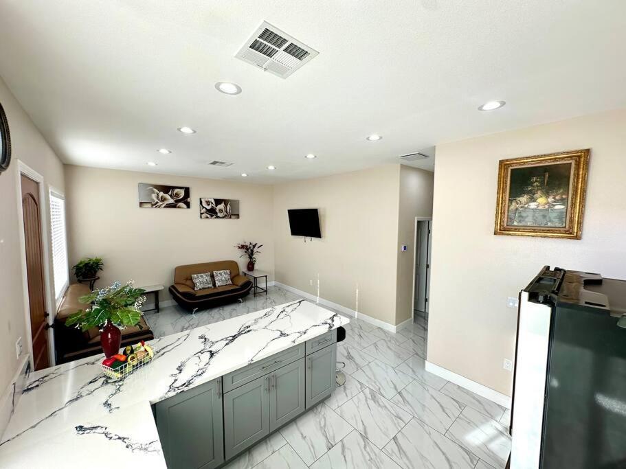 New Renovated House In Little Saigon Villa Midway City Eksteriør billede